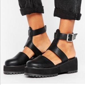 Asos over the moon chunky heels sz 9 black